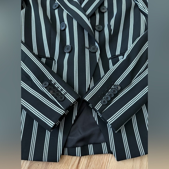 Veronica Beard $650 Miller Dickey Blazer Jacket Pinstripe Black White Size 2 - Picture 10 of 12